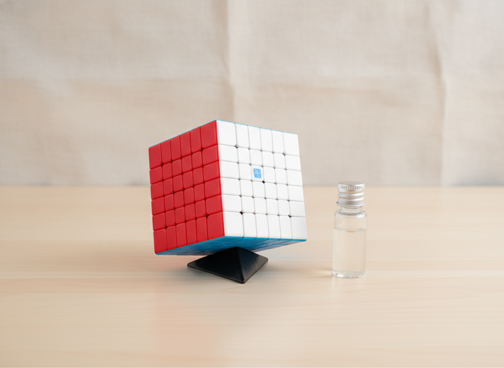 Kostka logiczna MoYu 6x6x6 na podstawce z lubrykantem